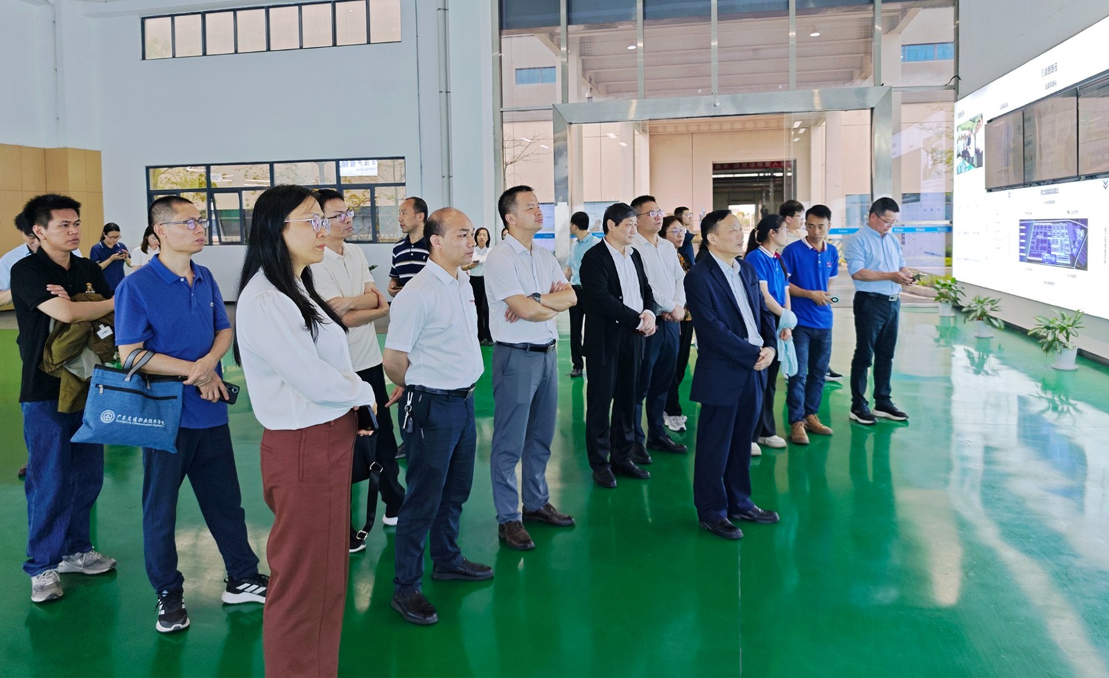工厂参观.jpg